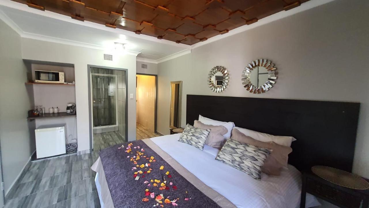 Gemstone Guest House Klerksdorp Exterior foto