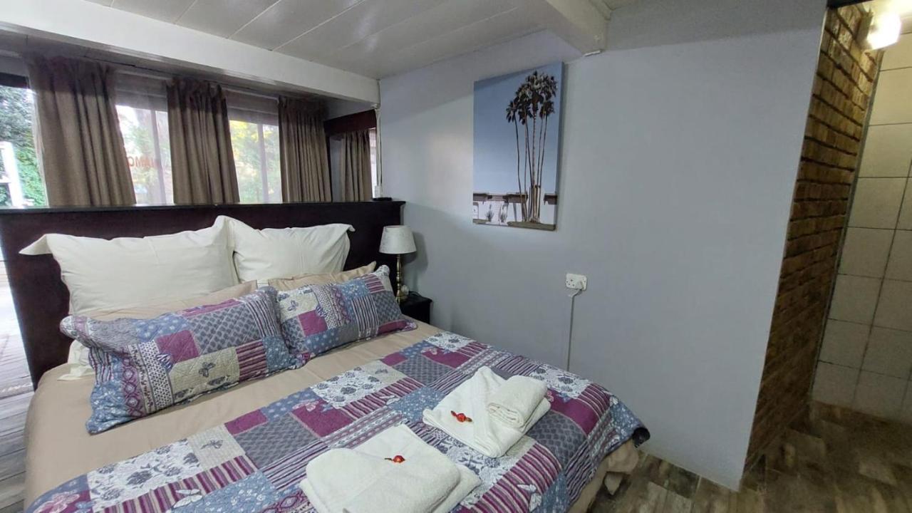 Gemstone Guest House Klerksdorp Exterior foto