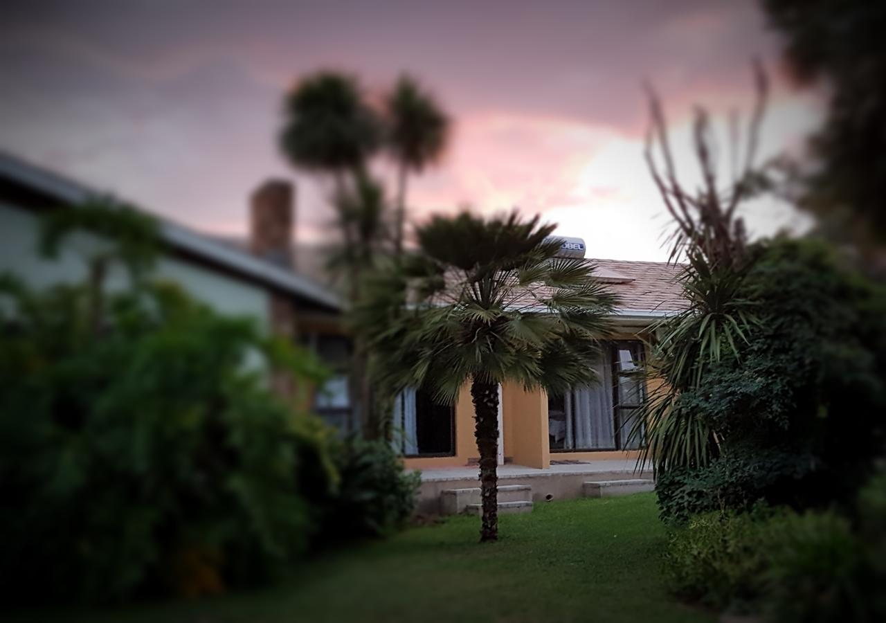 Gemstone Guest House Klerksdorp Exterior foto